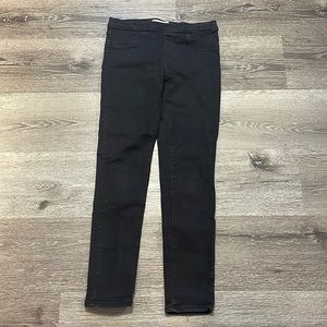 levi’s black jeggings